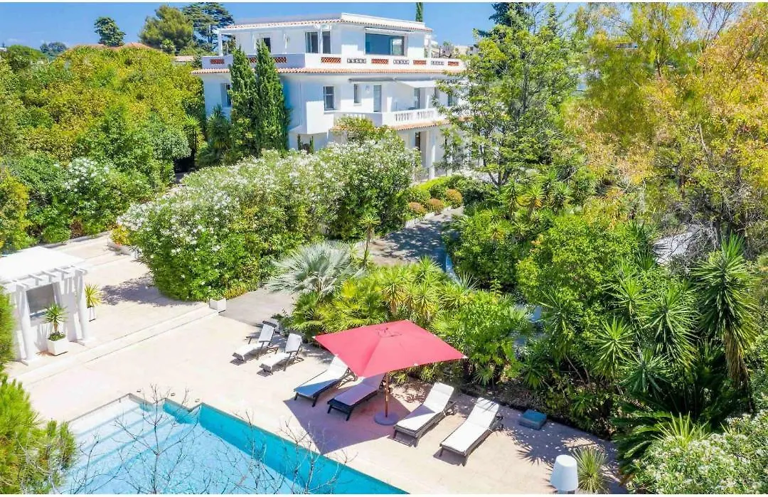הוילה אנטיב The Gatsby Mansion