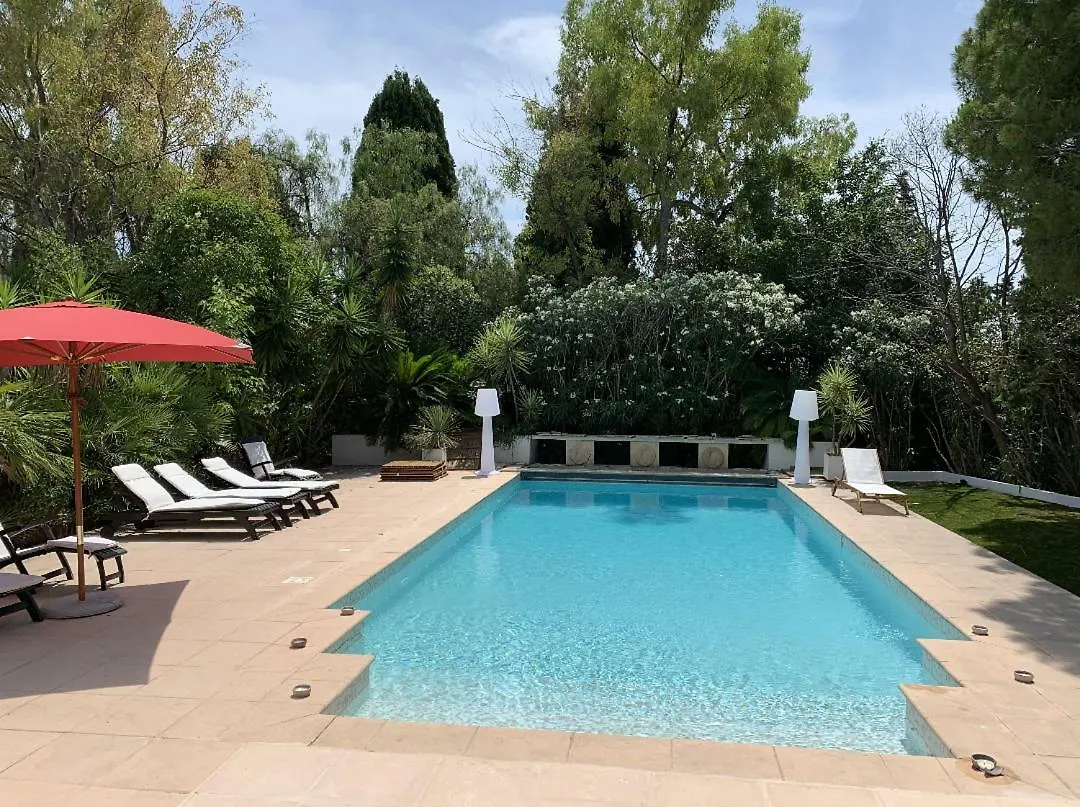הוילה אנטיב The Gatsby Mansion