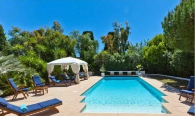 הוילה אנטיב The Gatsby Mansion